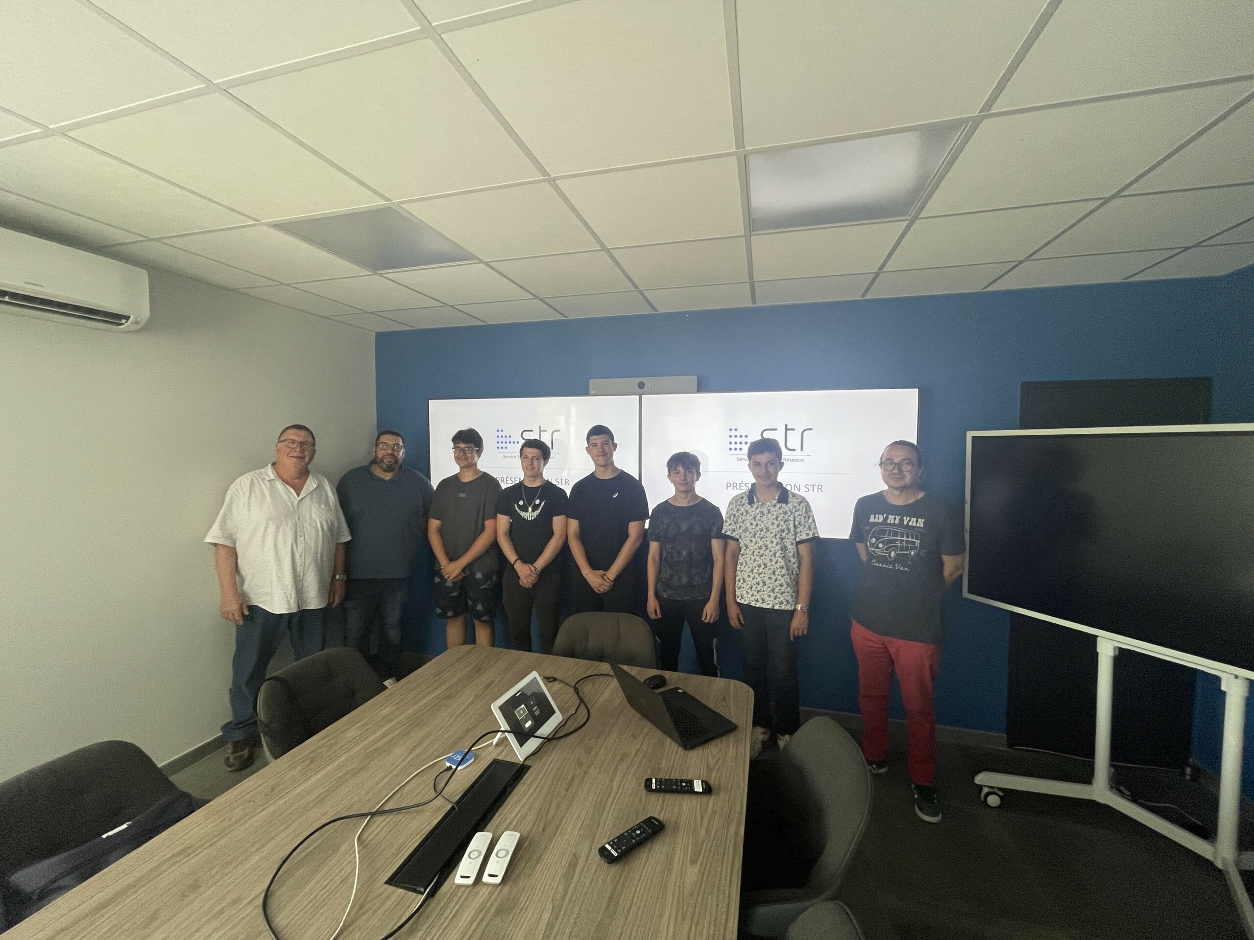 Visite chez STR des élèves du Bac Pro CIEL de l’Ensemble scolaire La Salle Alès